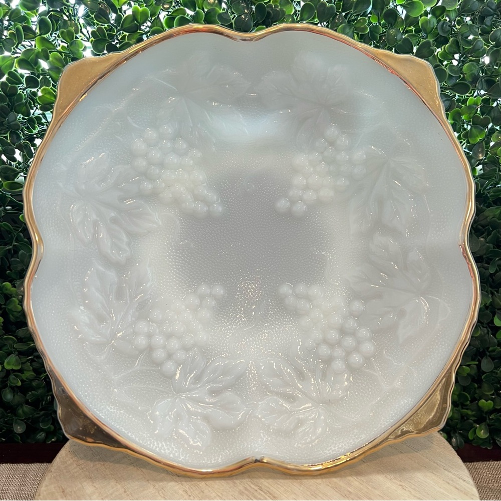 Vintage Milk Glass‎ Anchor Hocking Pedestal Dish | Fruit Bowl | Trimmed In Gold